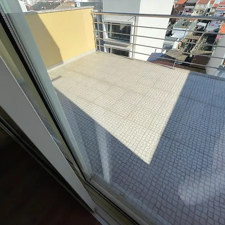 Em Caxinas Do Conde شقة