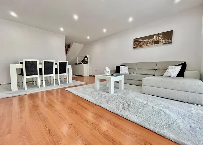 Em Caxinas Do Conde *